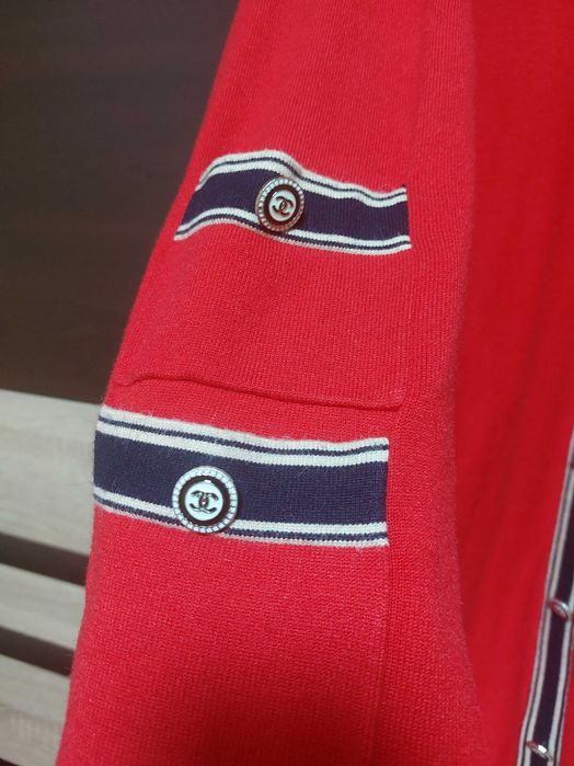 кардиган/жилетка в червен цвят НОВА