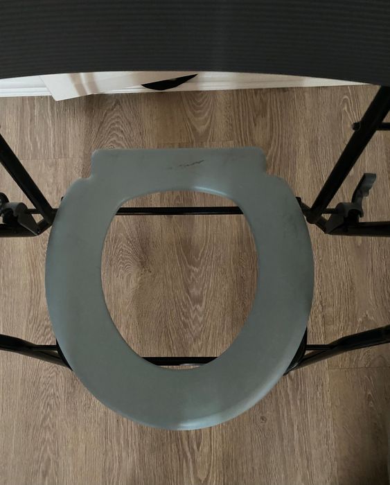 Кресло туалет для инвалидов  Армед Новое