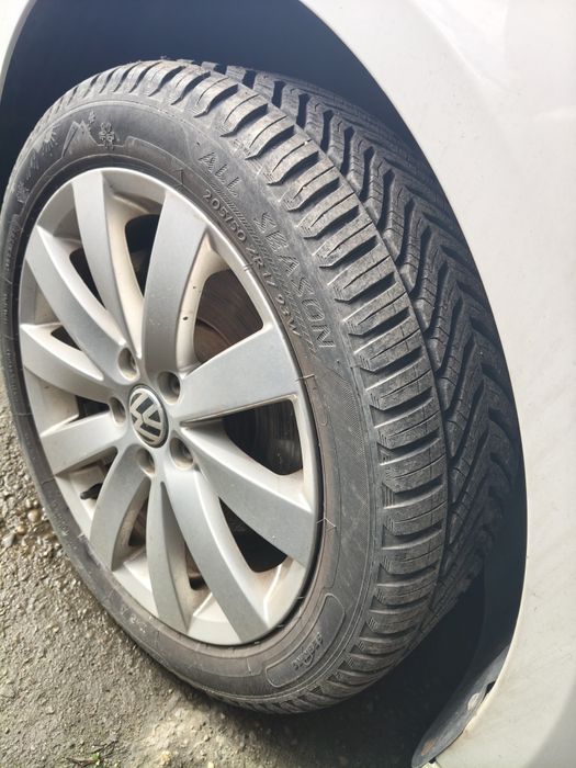 Vând Volkswagen Touran