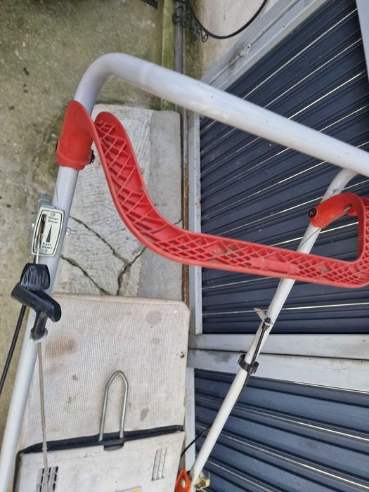 Masina de taiat iarba pe benzina EMAK motor BRIGGS 4CP CU COS PERFECTA