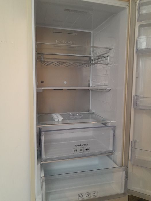 Продаеться холодильник