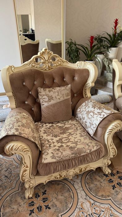 Диван Королевский гостиный