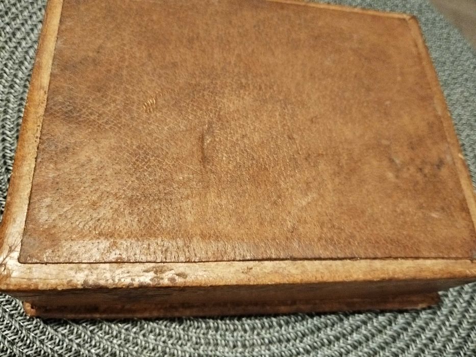 Стара кутия за бижута естествена кожа