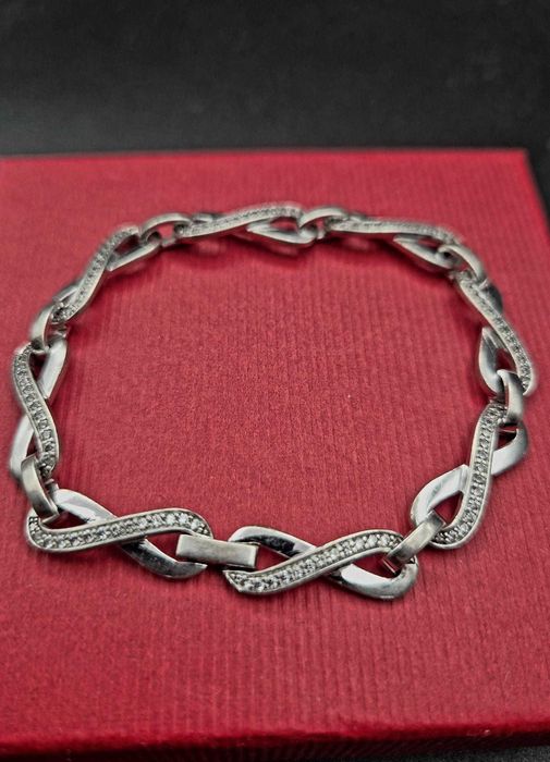 Vând brățară elegantă din argint 925