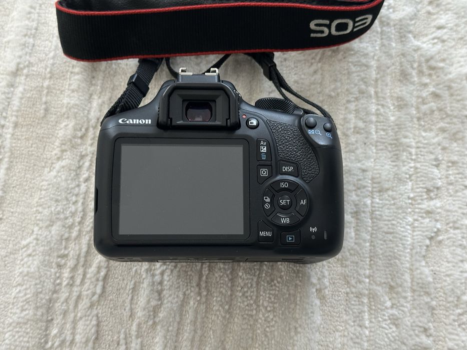 Canon d1300 + obiectiv CADOU