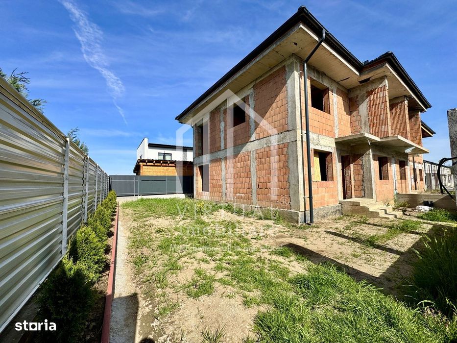 Duplex la rosu cu 4 camere, 117mp utili,  230mp teren, Selimbar