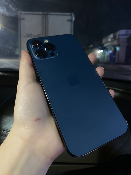 Продам Iphone 12 pro max