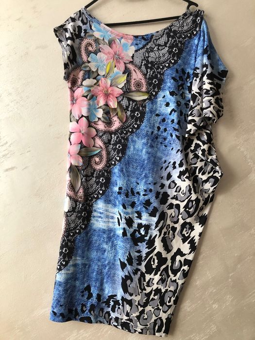 Асиметрична дамска рокля