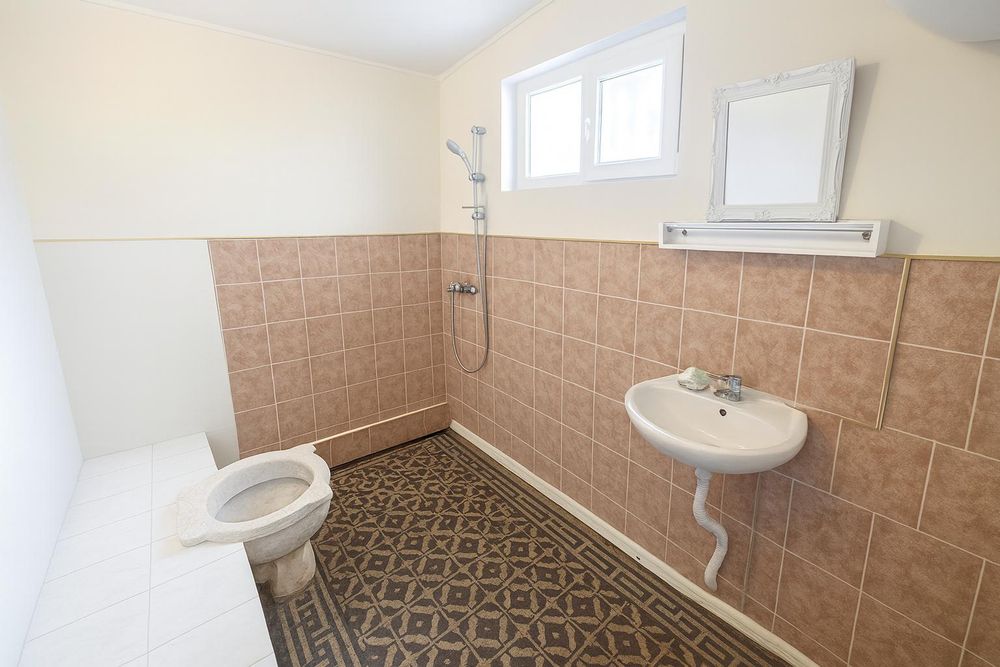 Дава се под наем Етаж от къща в Пловдив, Център - 140 кв.м за 598.23 € - Снимка #8