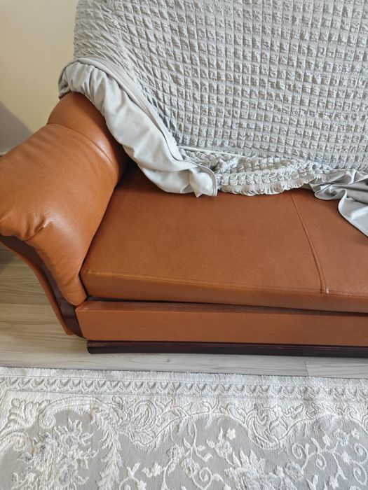 Canapea si fotolii de piele