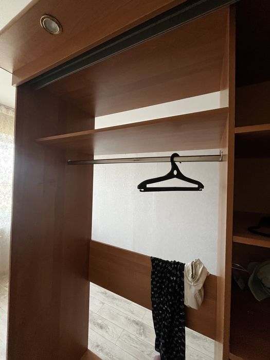 Шкаф купе с зеркалом