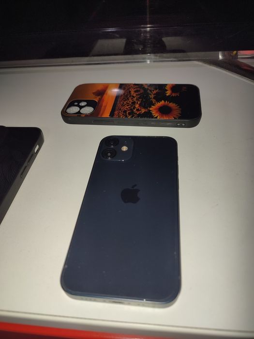 iPhone 12 MINI + încărcător