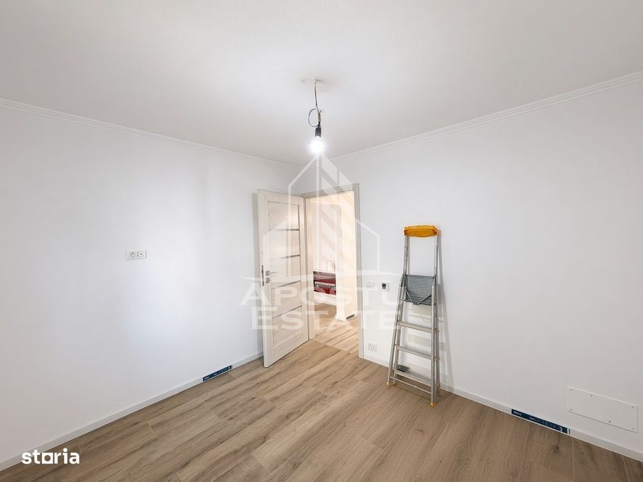 Apartament 3 camere de vanzare,decomandat,et.1Dambovita Nora,Timisoara