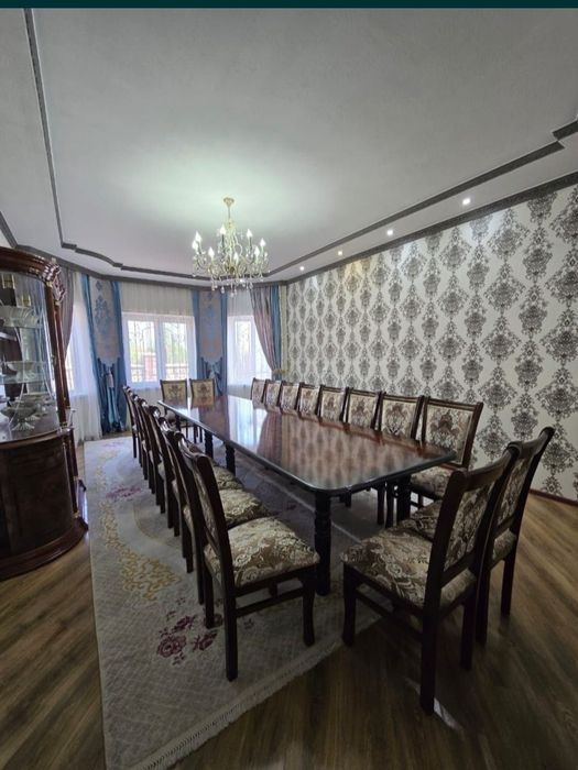 Стол стулья для гостинной