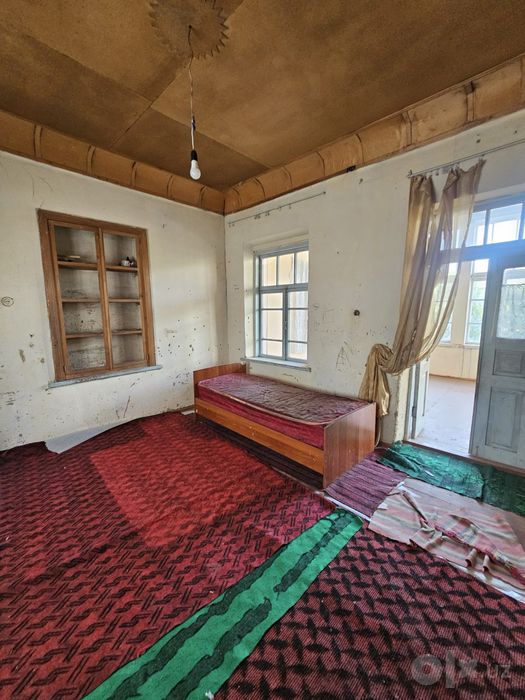 Uzbekkenti yul ustida xovli sotiladi