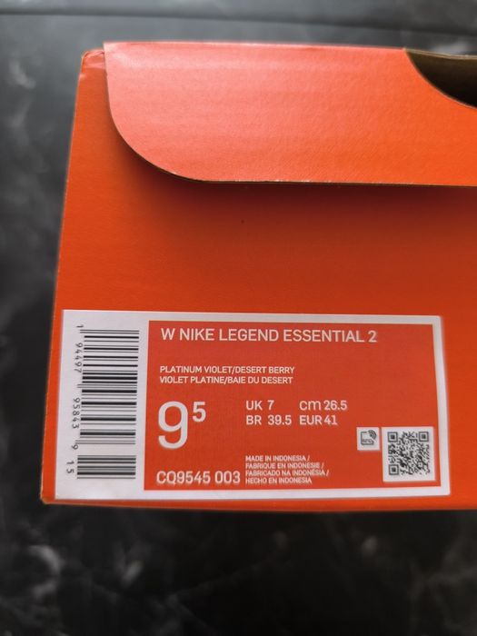 Nike legend essential 2 дамски чисто нови