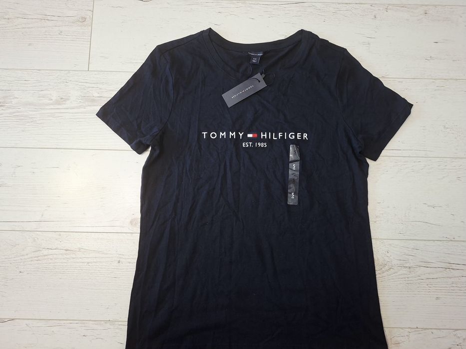 Tommy Hilfiger-Ориг. Дамска тениска Нова!!!