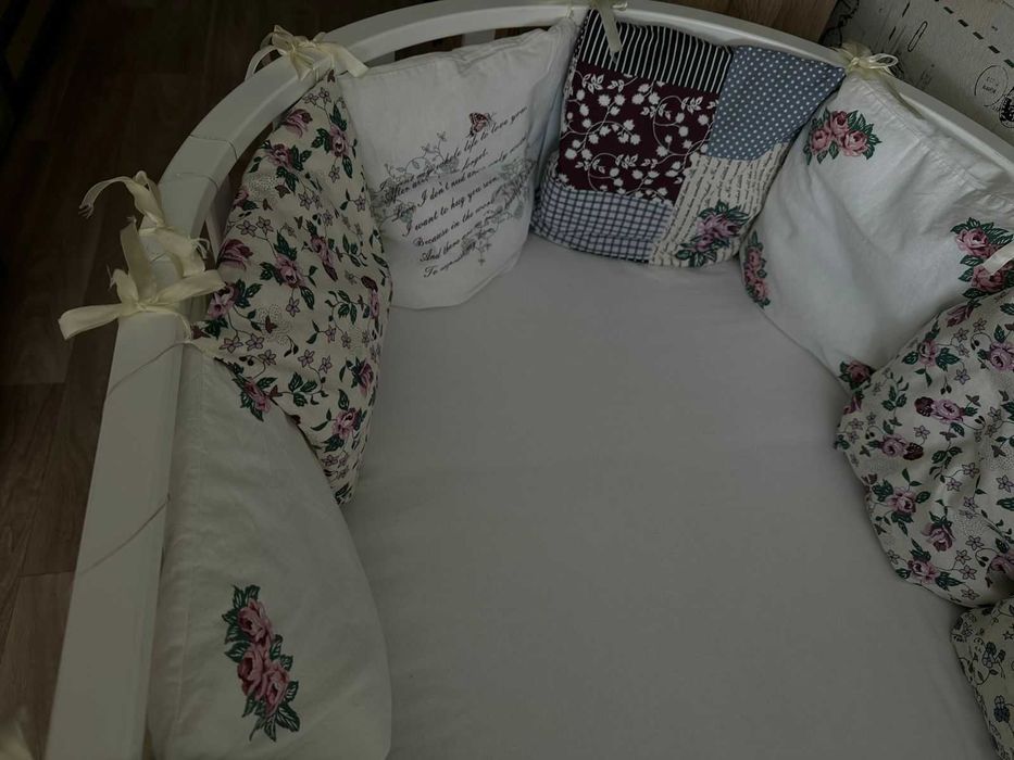 Продам бортики в кроватку