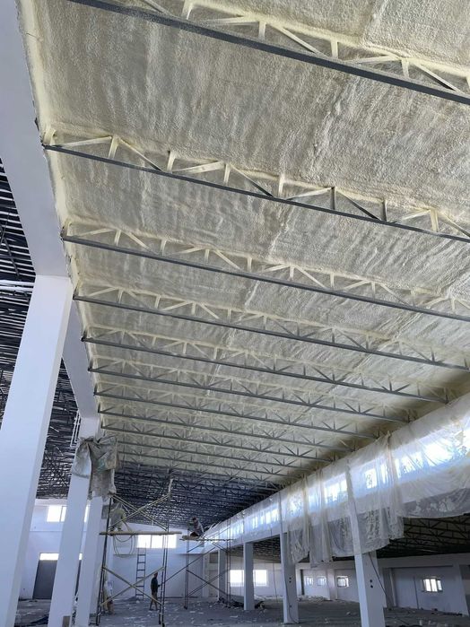 Теплоизоляция пенополиуретаном Напылением ППУ Изоляция Мансарды Кровли