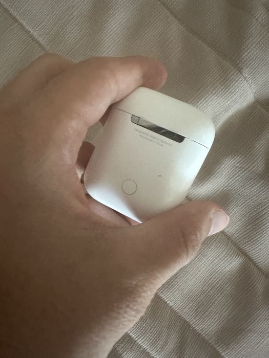 Срочно Продам AirPods на запчасти!