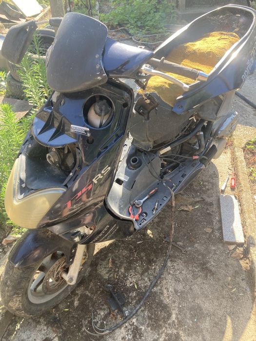 Скутер 125 aprilia