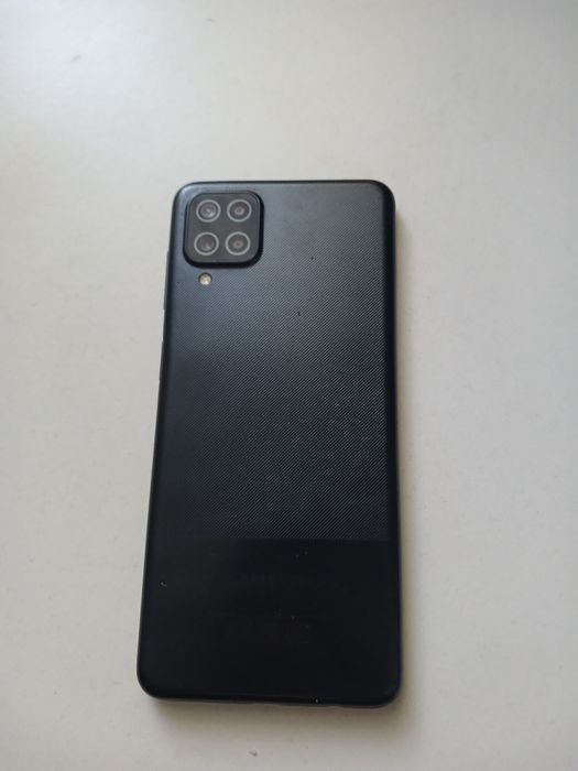 Продам Samsung A12 память 4/64