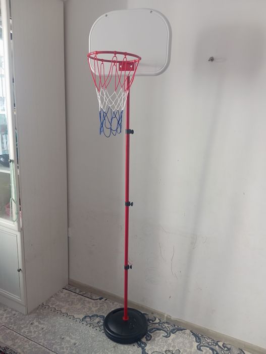 Bolalar uchun basketbol savati sotiladi! O'ynash uchun tayyor holatda