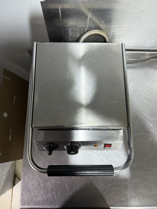 Вафельница профессиональная