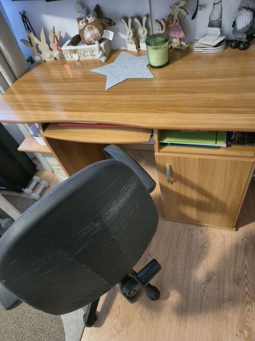 Birou cu scaun ,utilizat