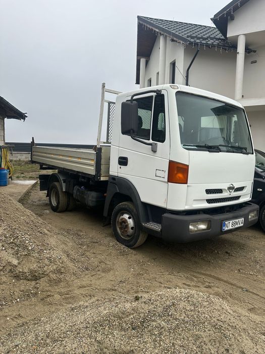 Nissan atleon basculabil