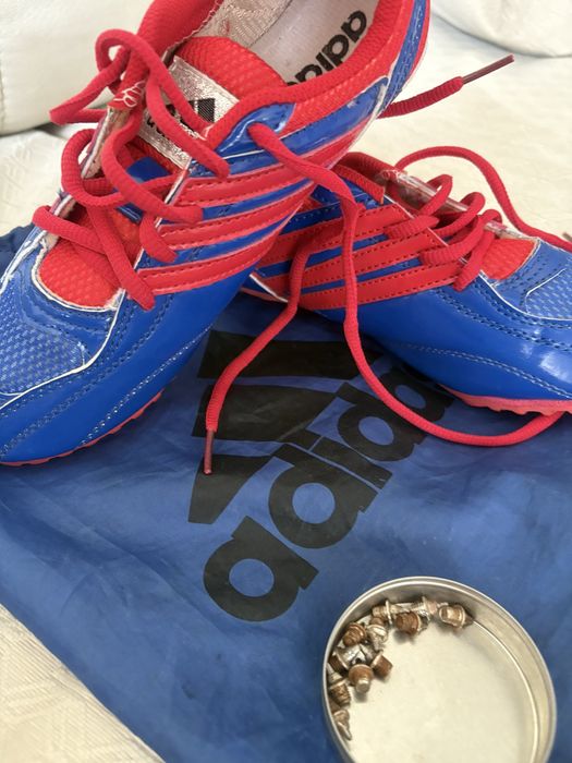 Шиповки новые адидас