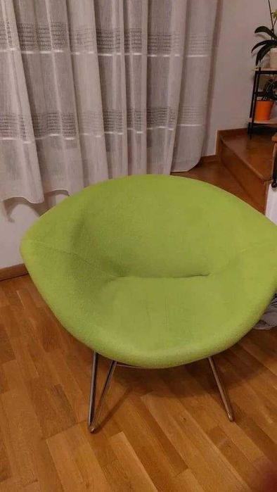 Fotoliu cu picioare metalice