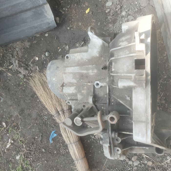 Продам коробку на Рено.