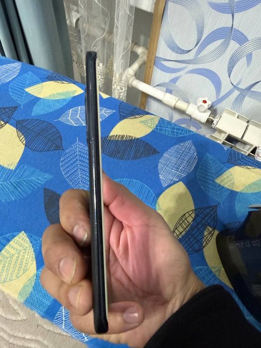 Redmi 13 lite hotira 256Gb holati yaxshi