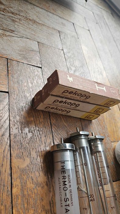 Ретро стъклени спринцовки 25 броя 20 мл – 3 броя + рекорд