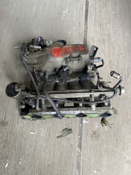 Продам впускной колектор