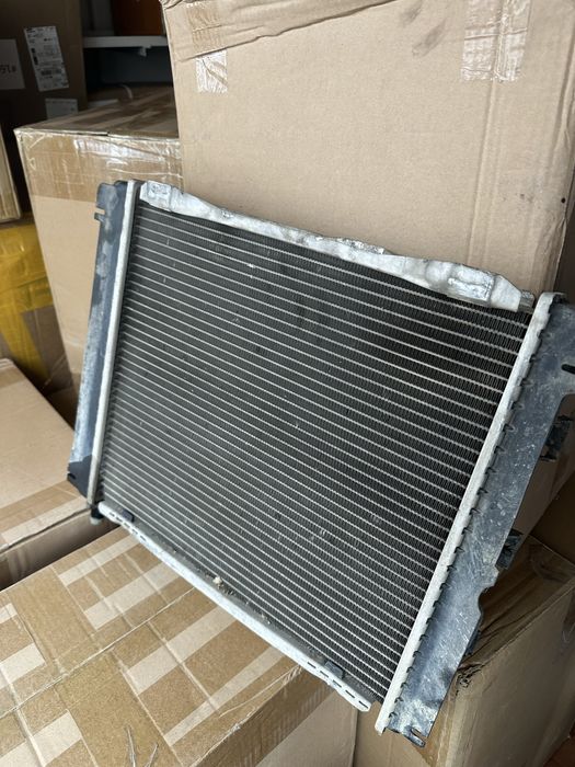 Радиатор мерседес m102 w124 2 2.3 без кондер автомат