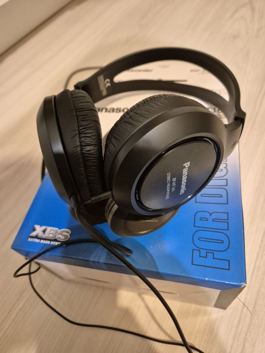 Casti cu fir Panasonic , produs nou