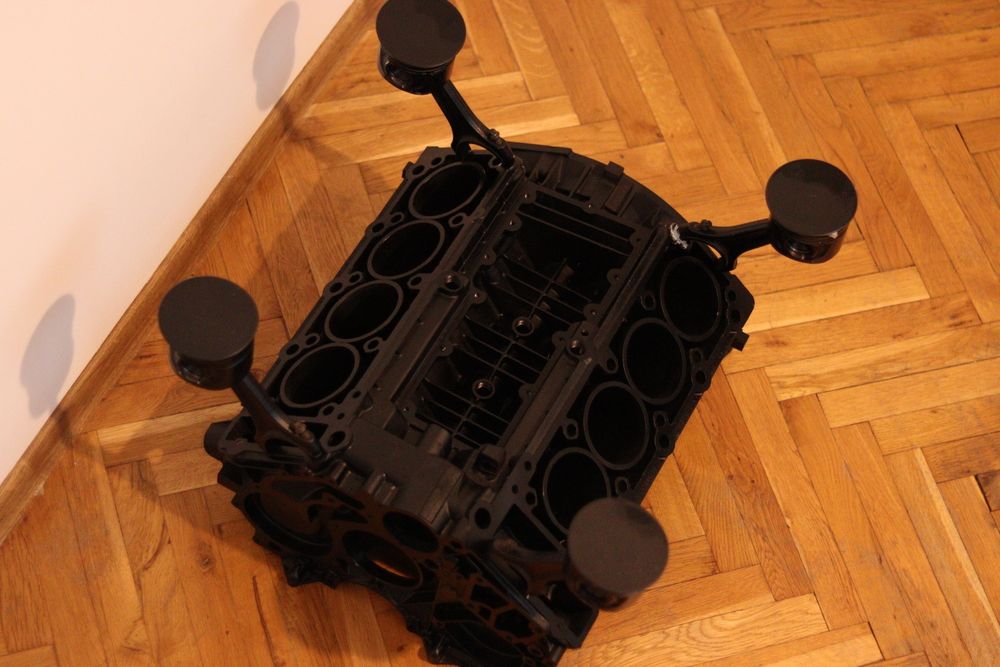 Маса V8 G Class с епоксиден плот смола