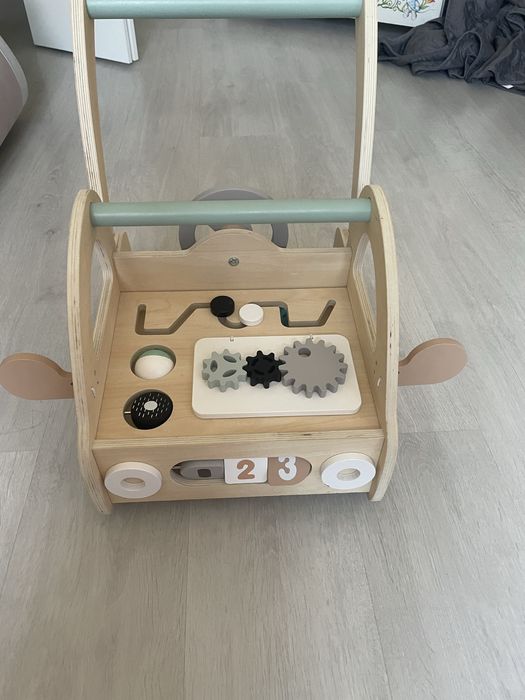 Antemergator Montessori lemn