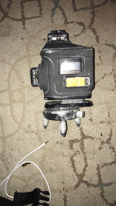 лазерный уровень продам