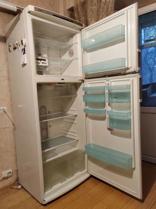 Холодильник Siemens