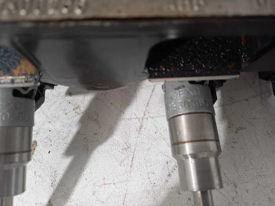 Injectoare / Rampa completa cu injectoare 1.4 TSI CAX 122cp 03c133036D