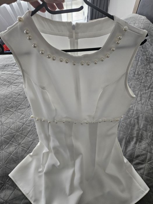 Бяла рокля с перли С размер shein