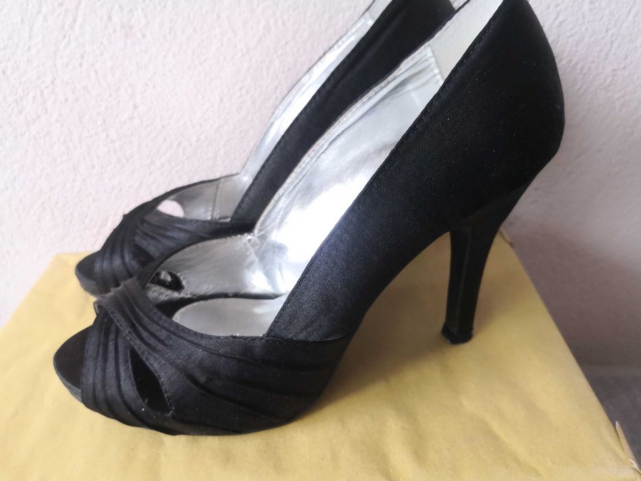 Дамски обувки с ток