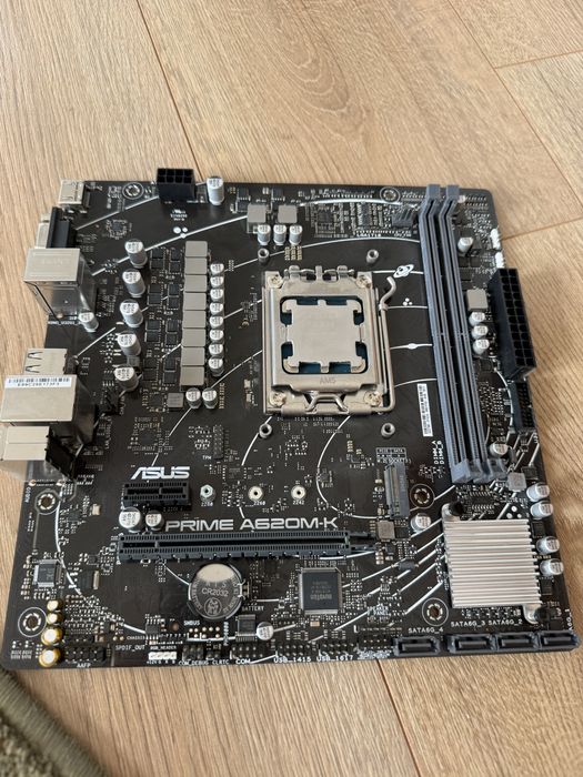 Kit Gaming AMD AM5: Ryzen 5 8400F + Placă de bază ASUS PRIME A620M-K (DDR5)