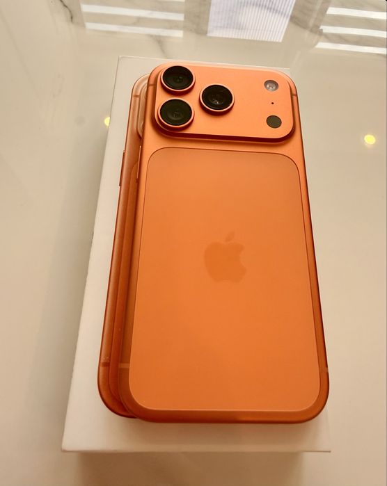 Продавам iPhone 17 Pro 512 GB – Чисто нов!