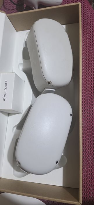 Продавам VR очила Oculus Quest 2 за части