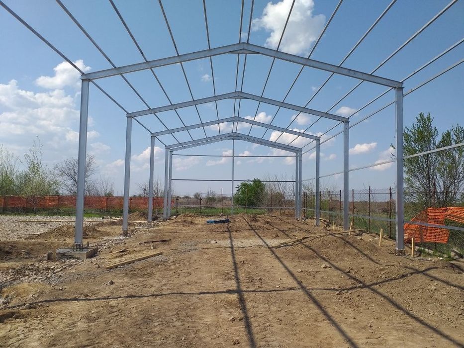 Hale , structuri metalice , stalpi si ferme din ipe