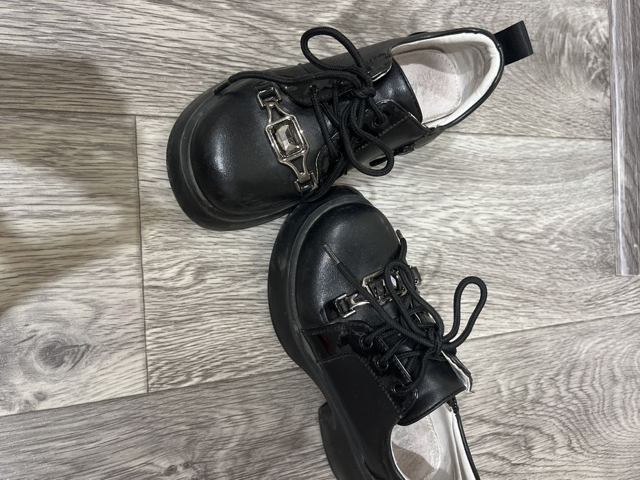 Продам туфли на девочку